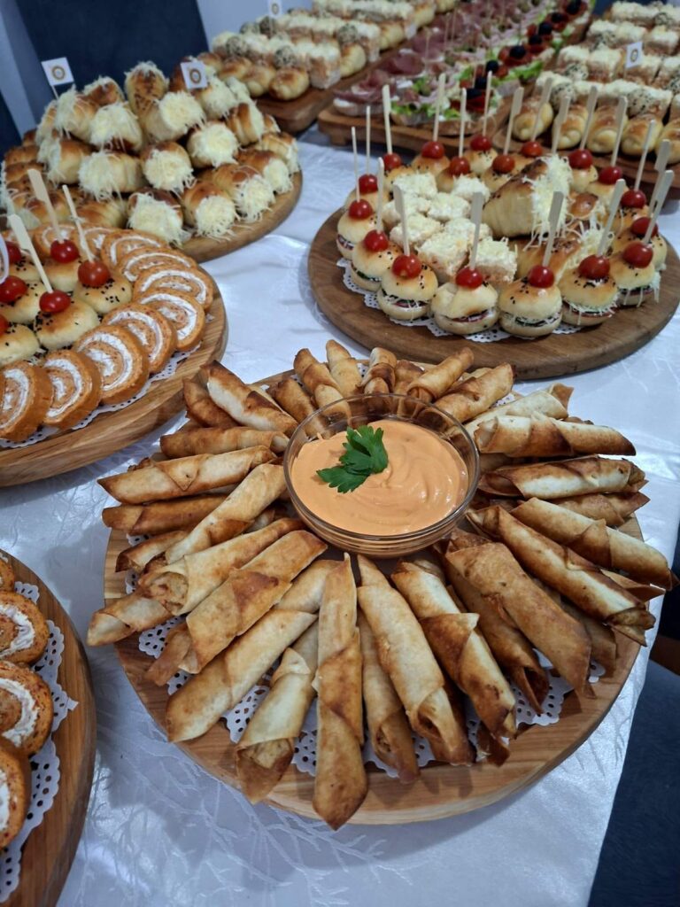 Ketering u Zrenjaninu sa slanim zalogajima za rođendane i proslave